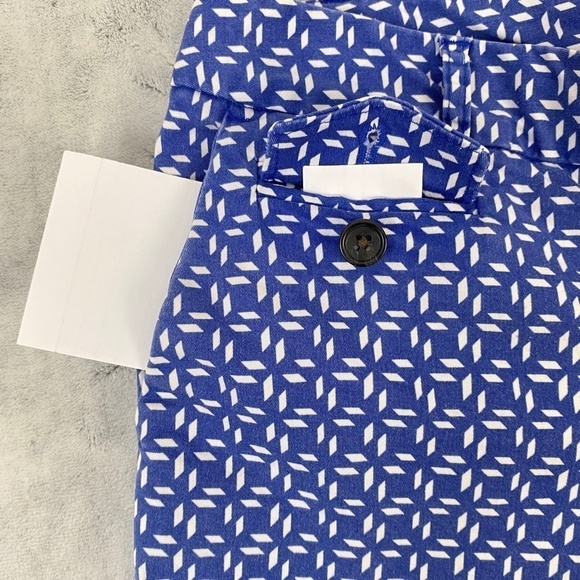 Banana Republic Martin Fit Cuffed Shorts Sz 4 Blue Geometric Print - Picture 5 of 9